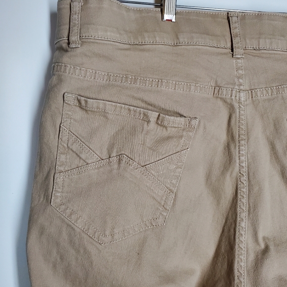 Rider by Lee Comfort No Gap Waist Band Tan Midrise Bootcut Tan Jeans. Size 18W L - Picture 3 of 7
